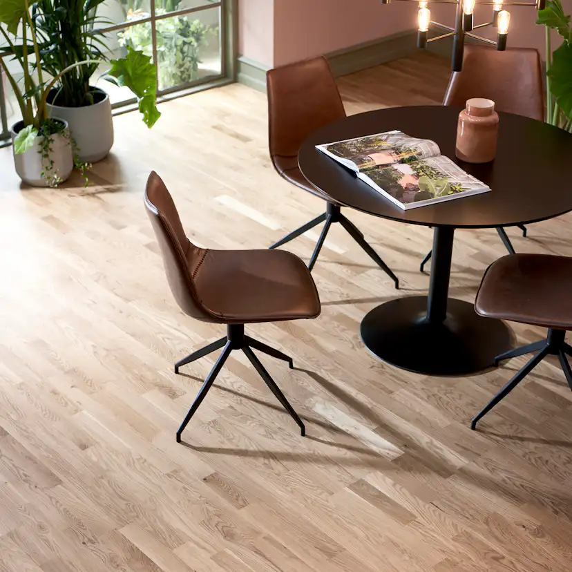Parkettgolv Nordic Floor Ek Natur Mattlack 3-Stav