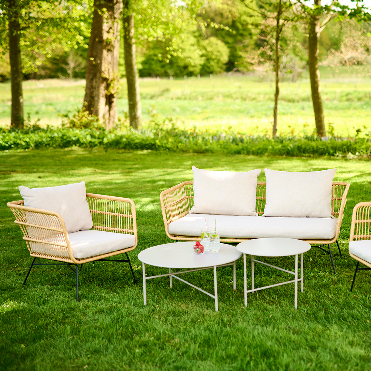 Utebord ENVY DESIGN Pesetos Ø70H35 cm