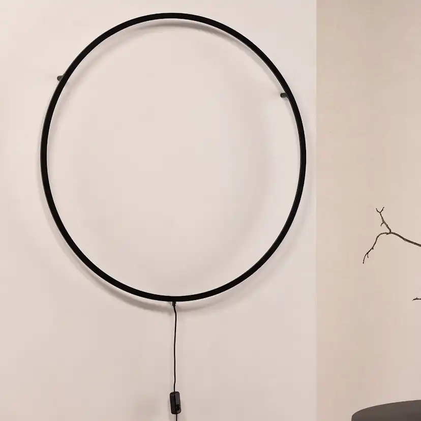 Vägglampa Vind Sörmjöle x Josefin Lustig Svart Aluminium Dimbar