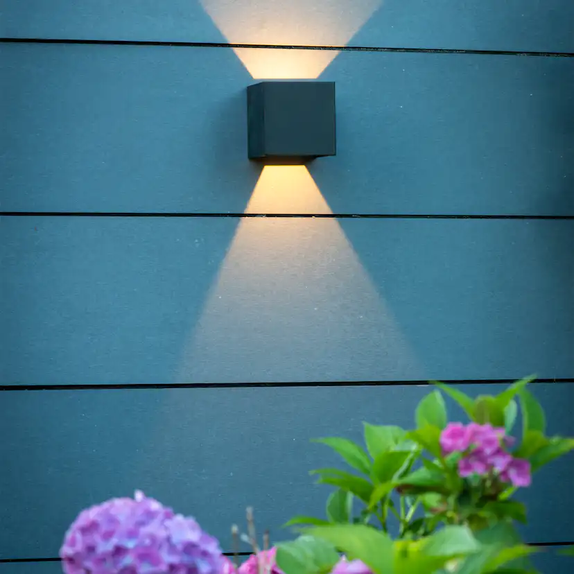 Fasadbelysning Dyberg Larsen Space Venus Upp & Ner