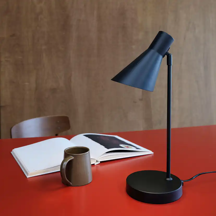 Bordslampa Dyberg Larsen Denver