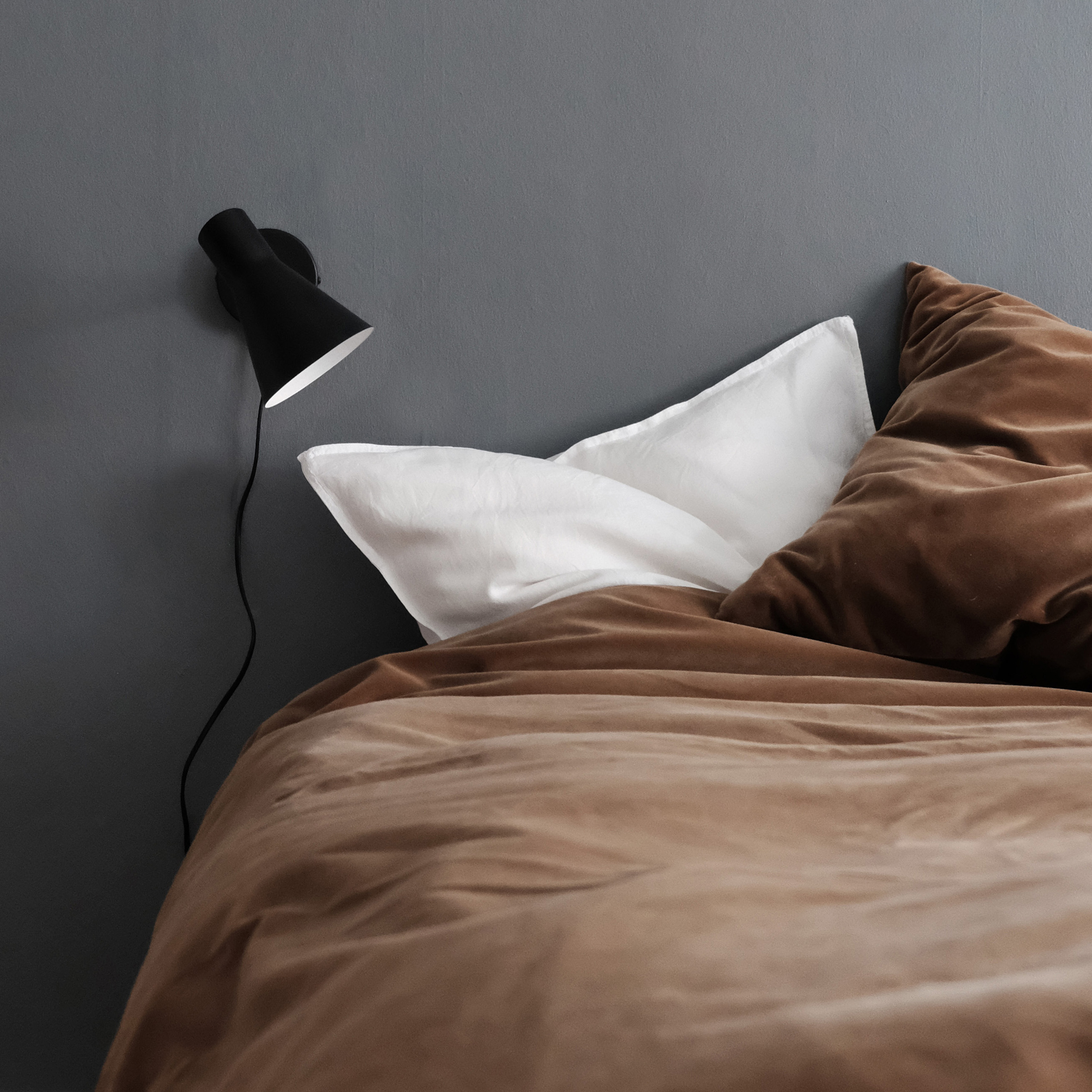 Vägglampa Dyberg Larsen DL12 Svart