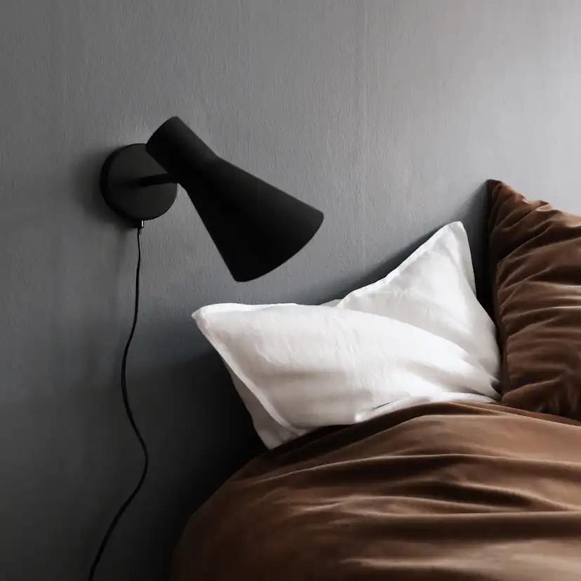 Vägglampa Dyberg Larsen DL12 Svart