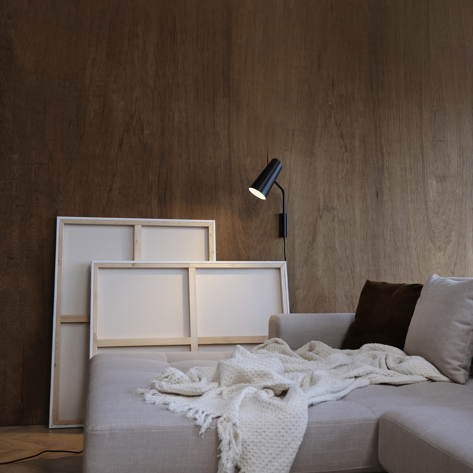 Vägglampa Dyberg Larsen Pallas