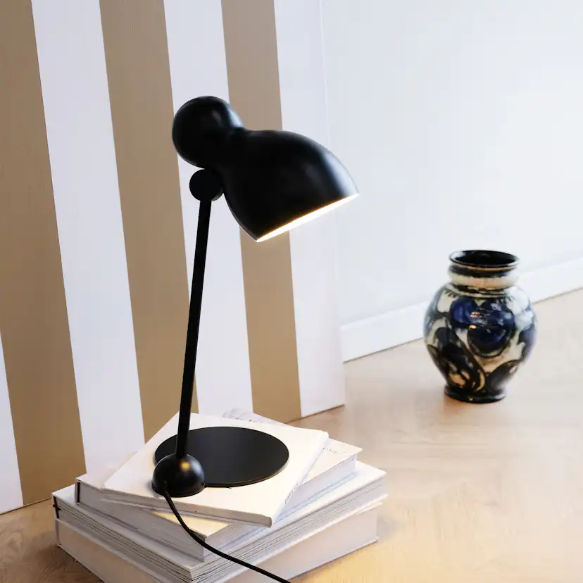 Bordslampa Dyberg Larsen Ludo