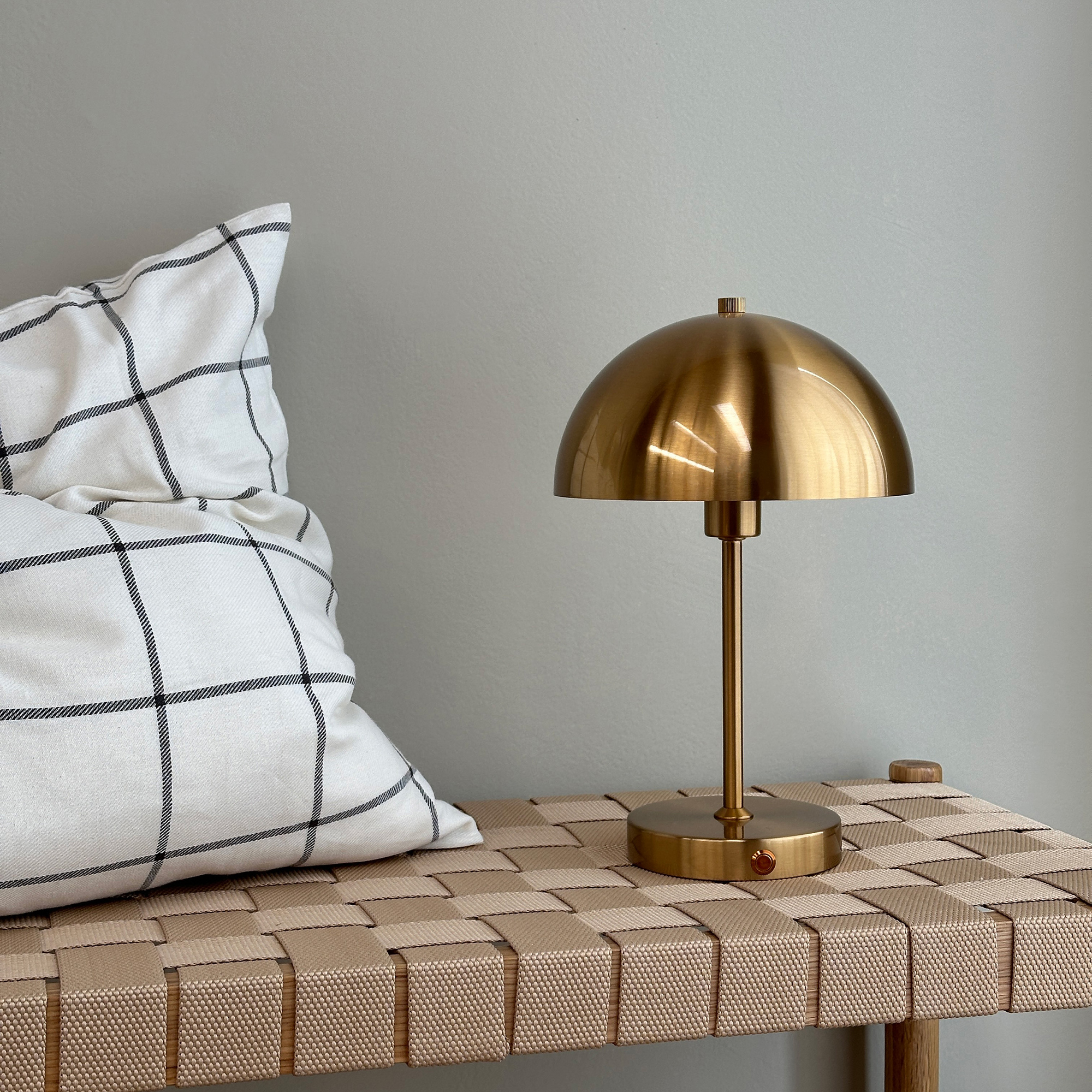 Portabel Bordslampa Dyberg Larsen Stockholm LED Uppladdningsbar