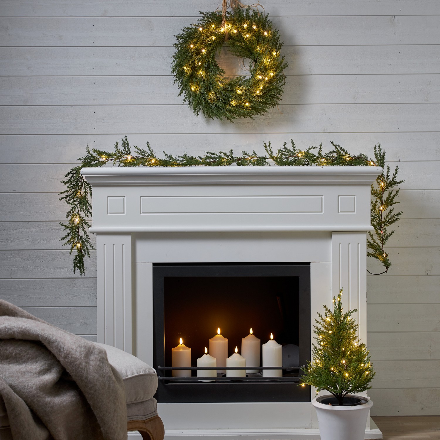 Dekorationsgran Star Trading Thuja Konstgjord Julgran med LED-belysning