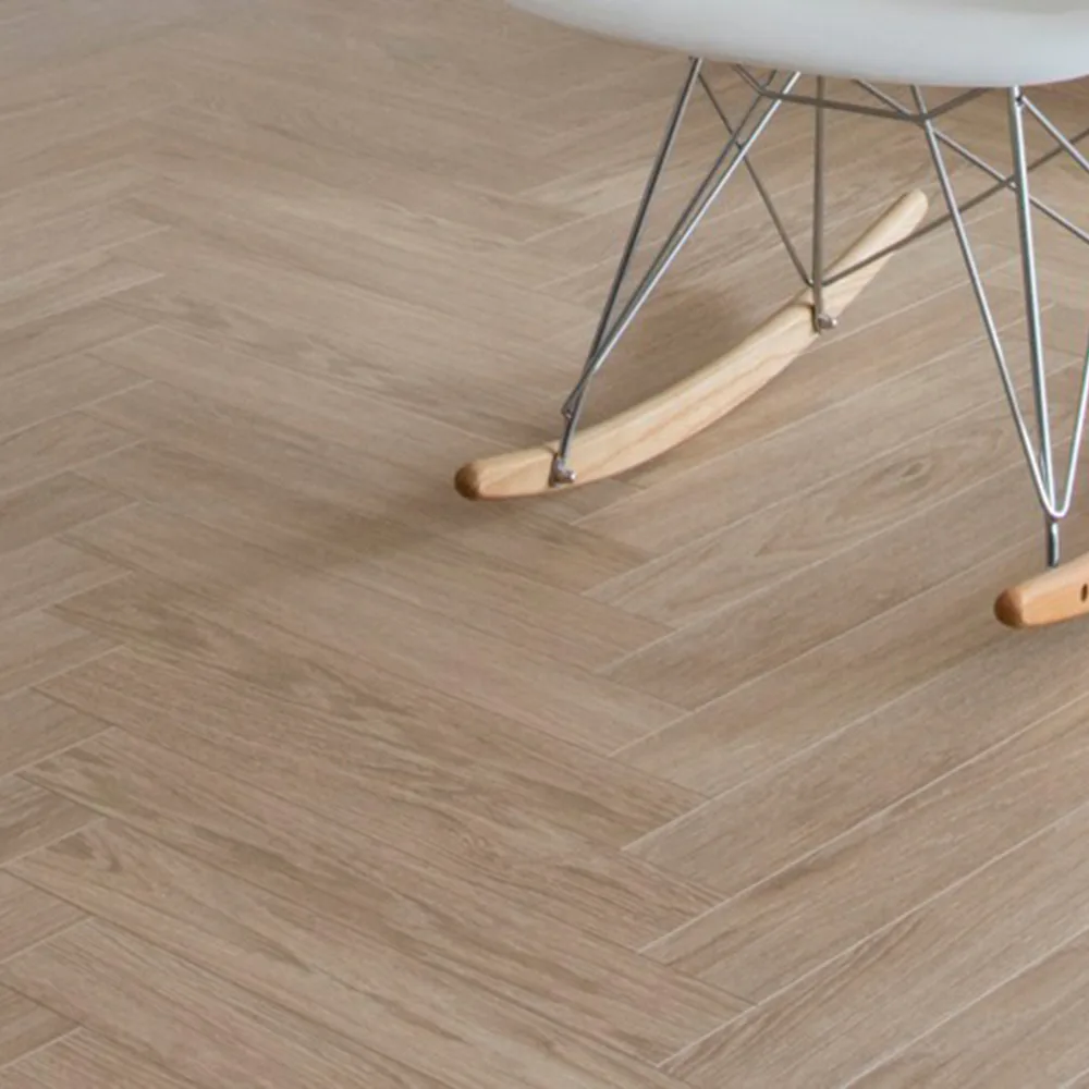 Laminatgolv BerryAlloc Chateau+ Charme Ljus Natur A+B Fiskbensgolv