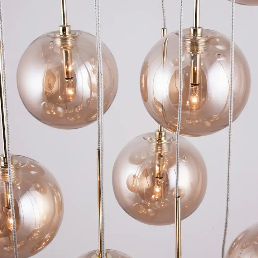 Taklampa Globen Lighting Skyfall Amber