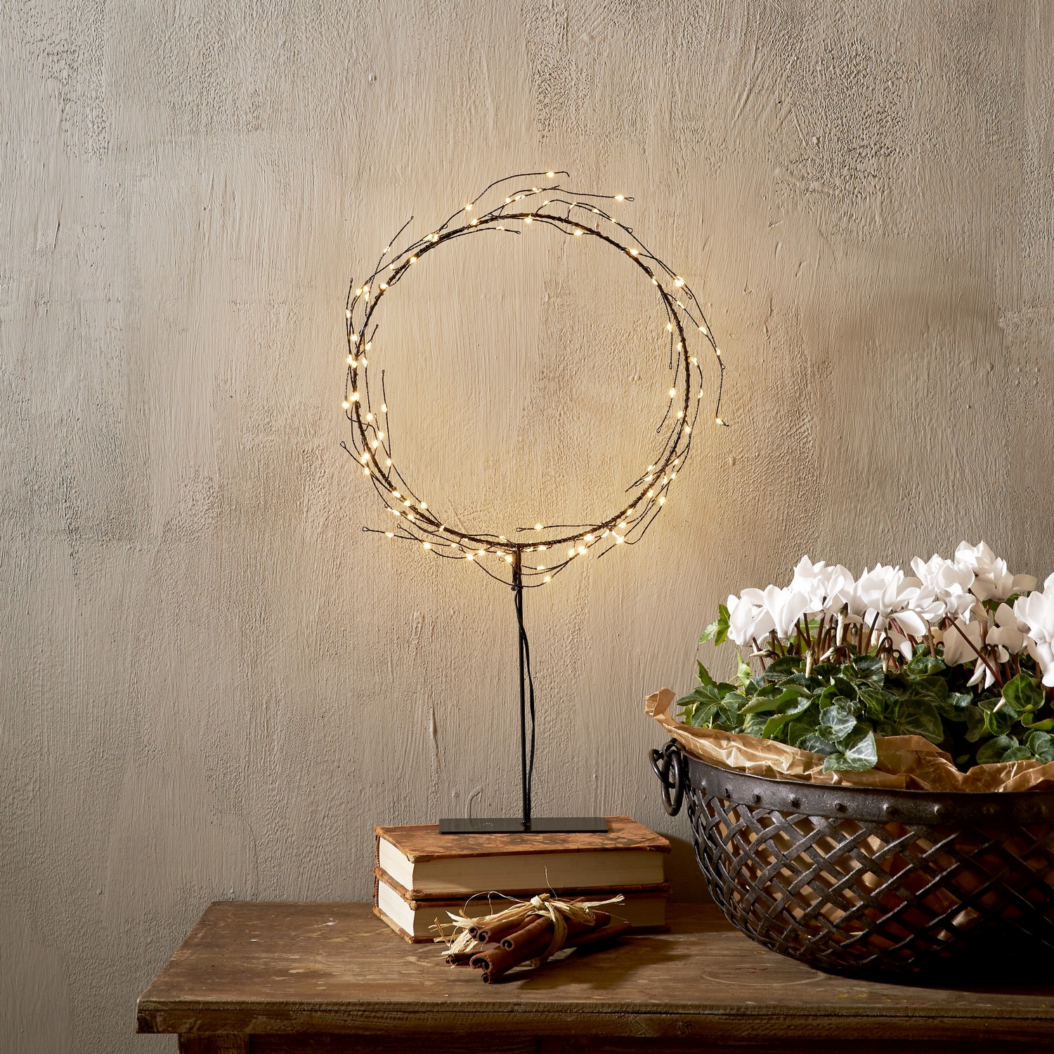 Krans Star Trading Nike på fot 24 cm 95L