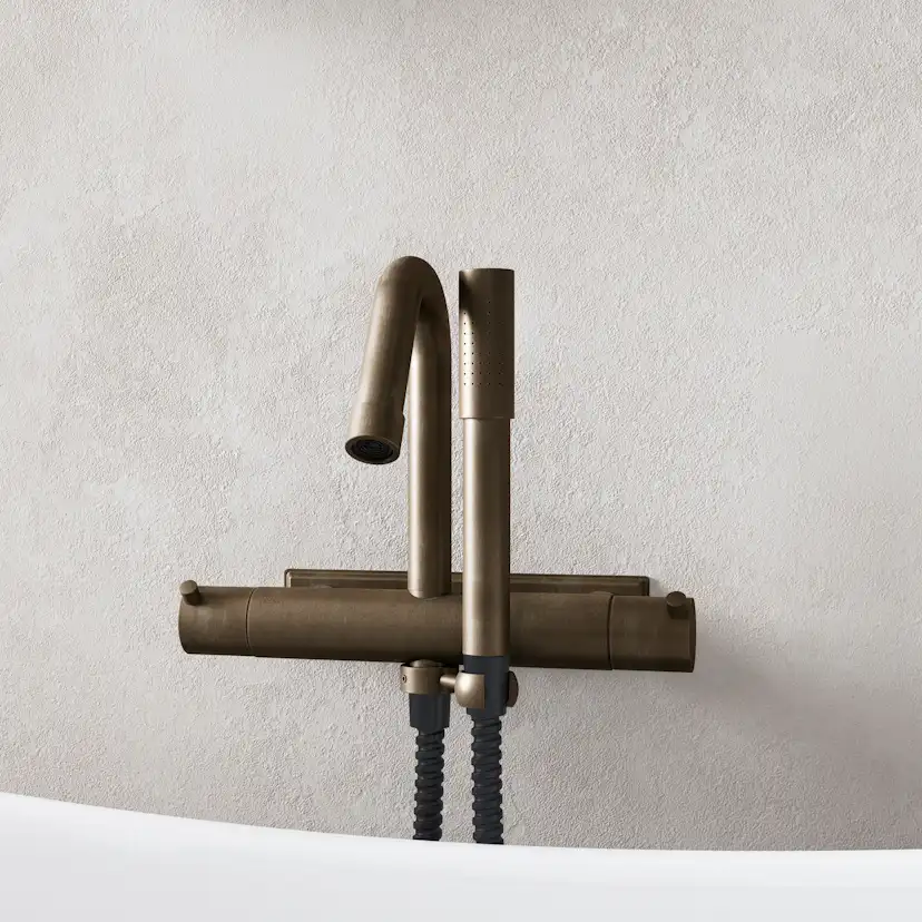 Badkarsblandare Mora Izzy Rustic med Handdusch