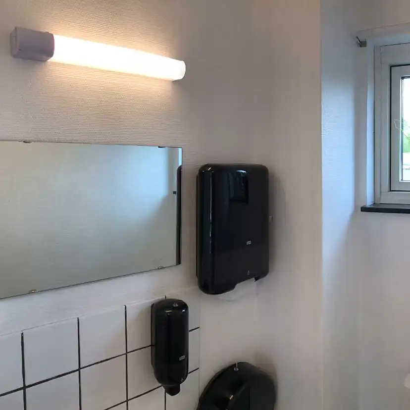 Spegelarmatur Westal med Uttag