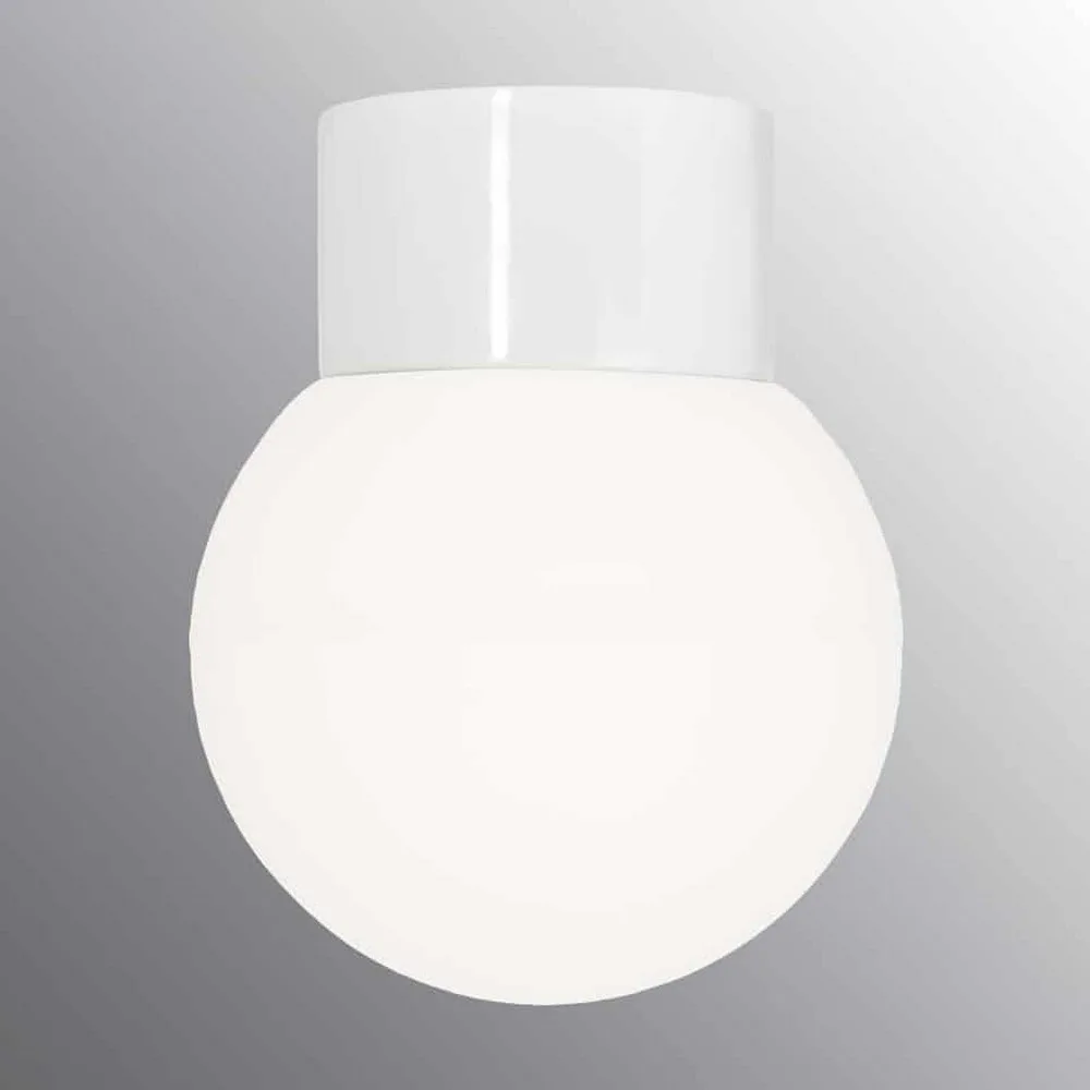 Vägg-/Taklampa Ifö Electric Classic Glob Opalglas IP54 Rak E27