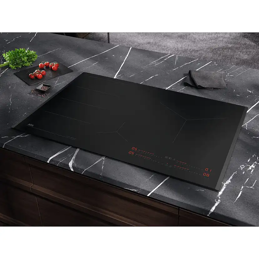 Induktionshäll AEG TI84IS00FB FlexiBridge 6000 - Svart med Hob2Hood och PowerBoost