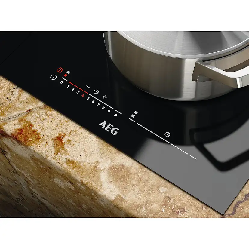 Induktionshäll AEG IKE42640KB Svart med Bridgefunktion och ActiveTouch