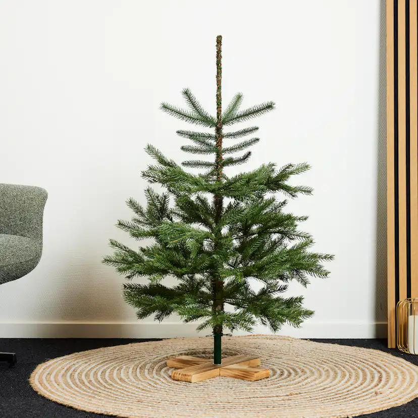 Plastgran Nordic Winter Julgran Danish Collection 100 x 65 cm med Träfot