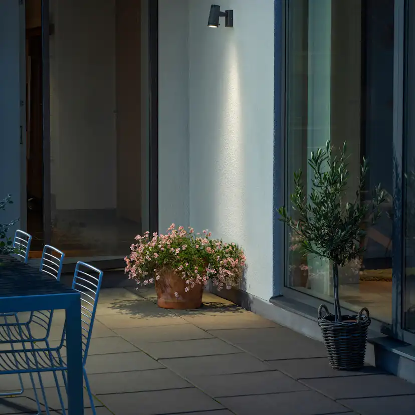 Vägglykta Gnosjö Konstsmide Adria High Power LED 9W Ställbar Ljusbild