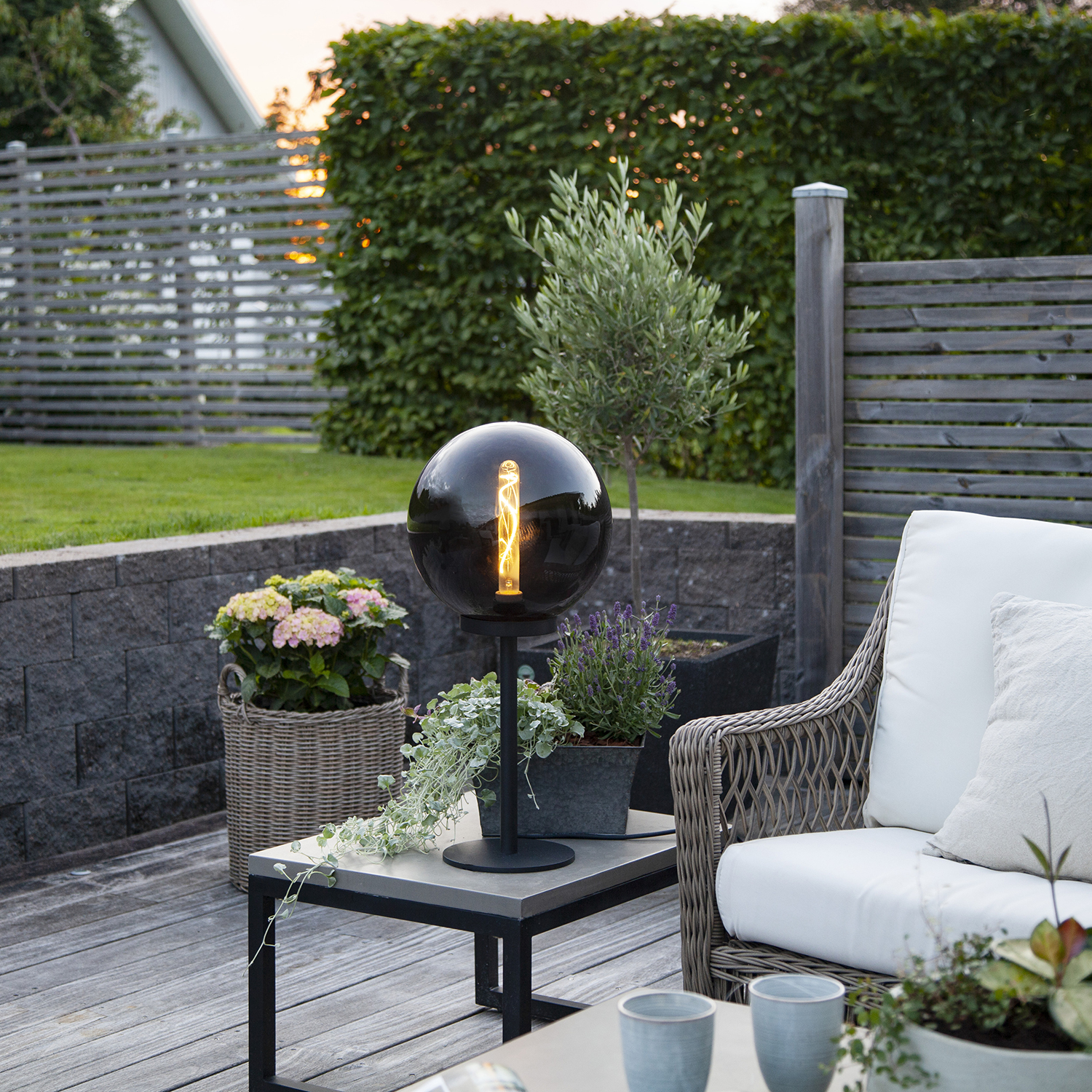 Bordslampa Star Trading Orby