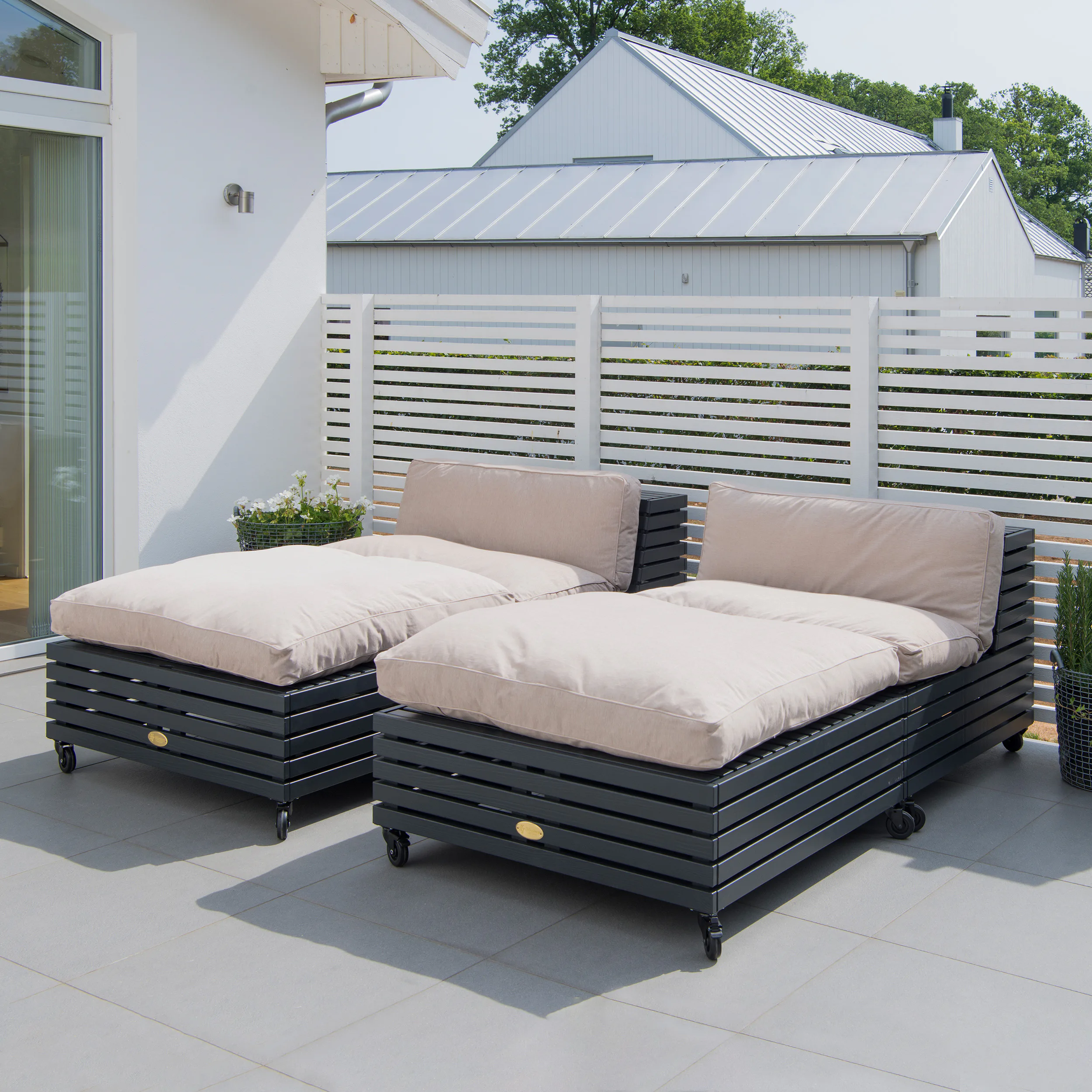 Loungegrupp Hillerstorp Bara Vara 2 Fåtöljer och 2 Divaner