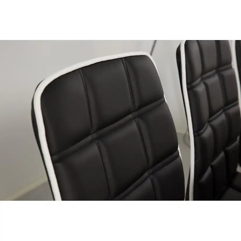 Matgrupp In Living Jasmin med 6 st Frida Stolar