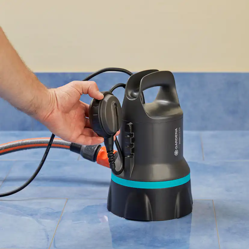 Dränkbar Pump Gardena 9000 för Rent Vatten