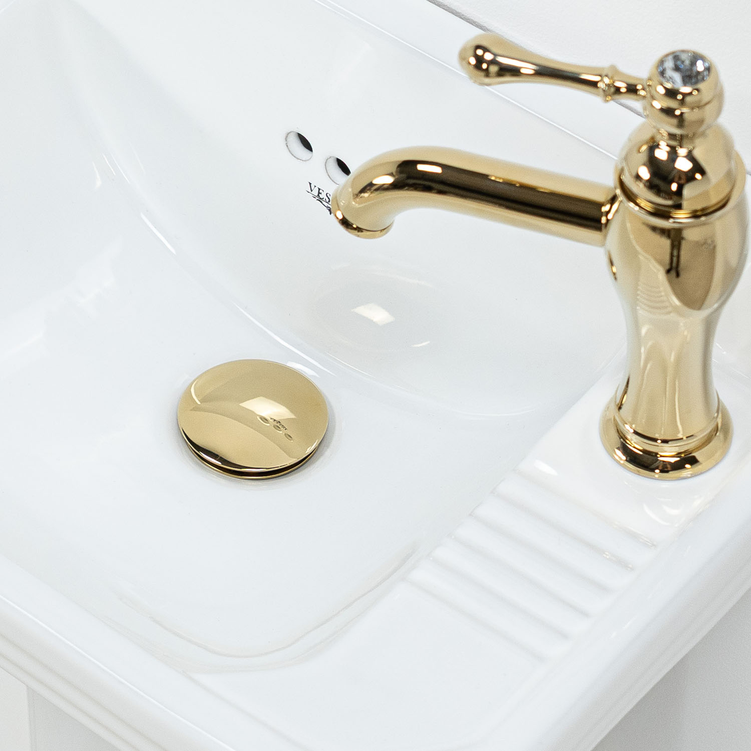 Tvättställ Vesani Berkshire med Piedestal