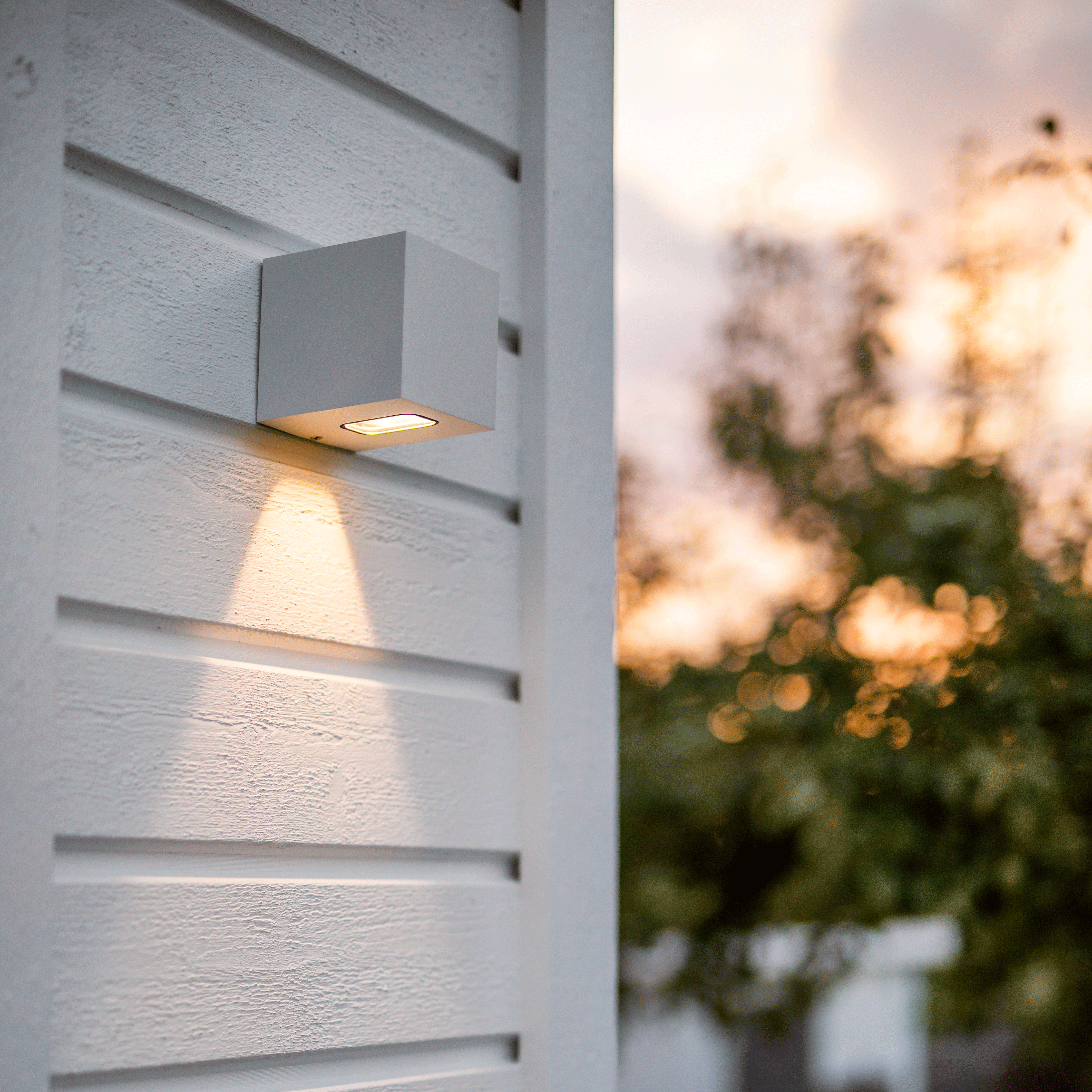 Väggarmatur Hide-a-lite Cube II