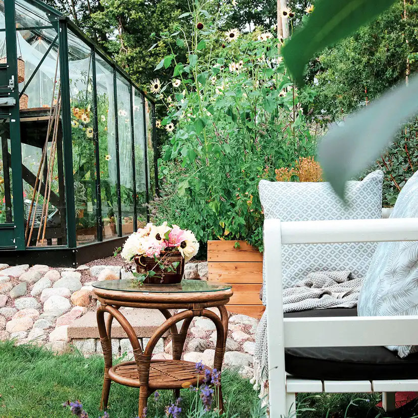 Cafébord Hillerstorp Praktö Naturfärgad med Rund Bordsskiva i Konstrotting