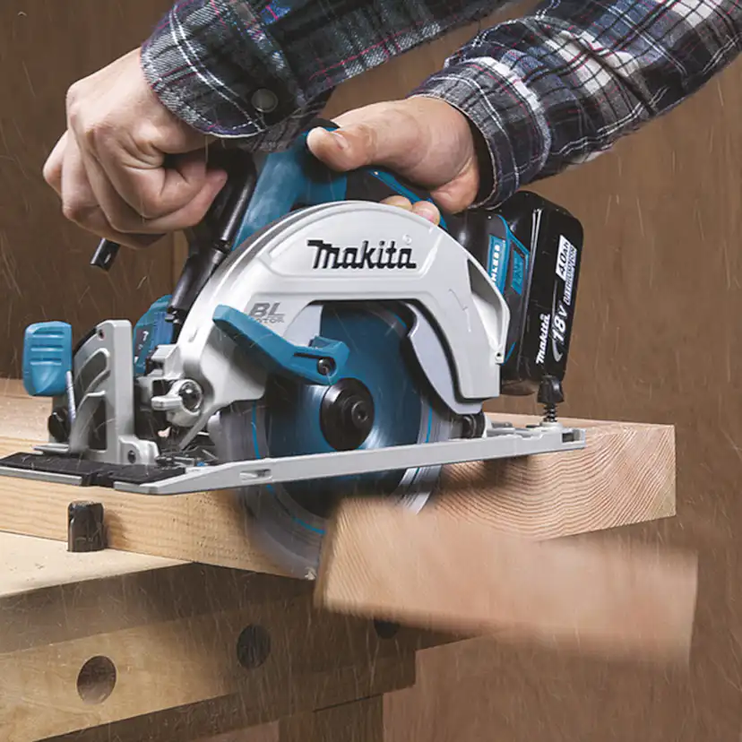 Cirkelsåg Makita LXT DHS680RTJ 18V med Batteri
