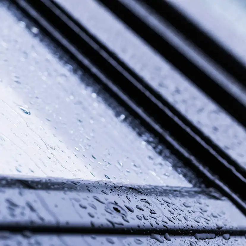 Takfönster Fakro Thermo Pivåhängt 3-Glas Aluminium