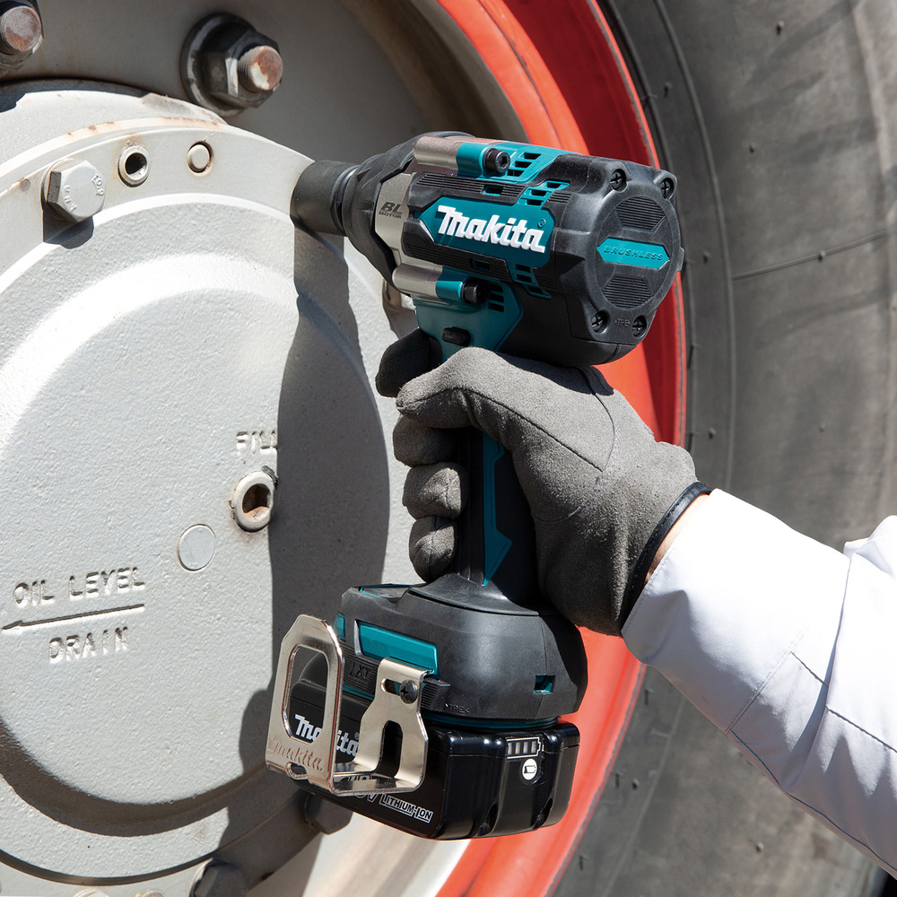 Mutterdragare Makita DTW700RTJ 18V med Batteri och Laddare