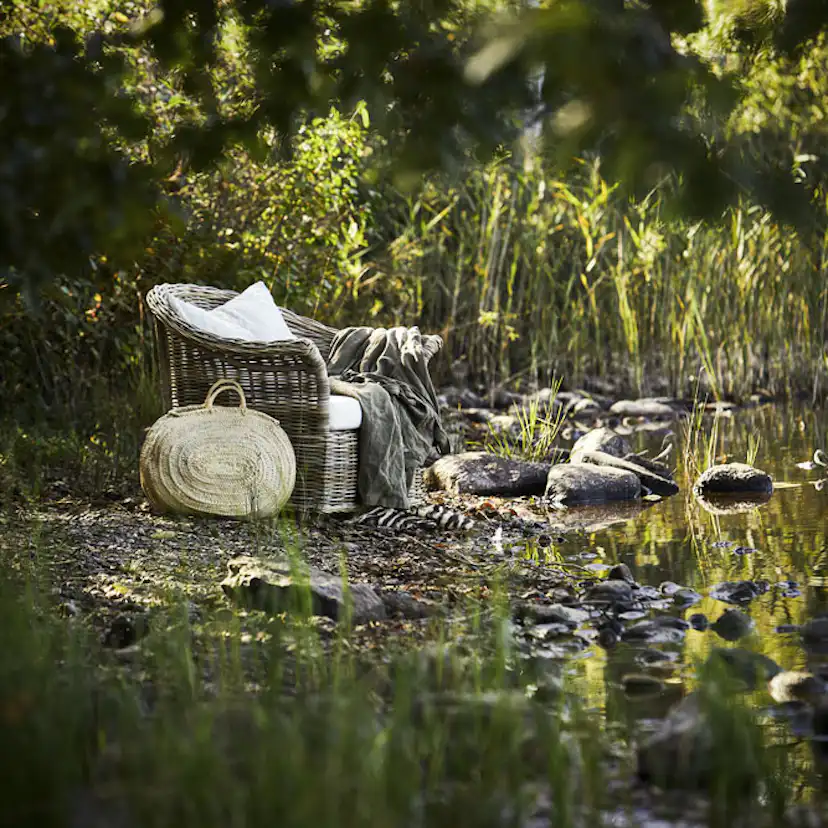 Utegrupp Hillerstorp Edsklinta med Leicester Trädgårdsbord