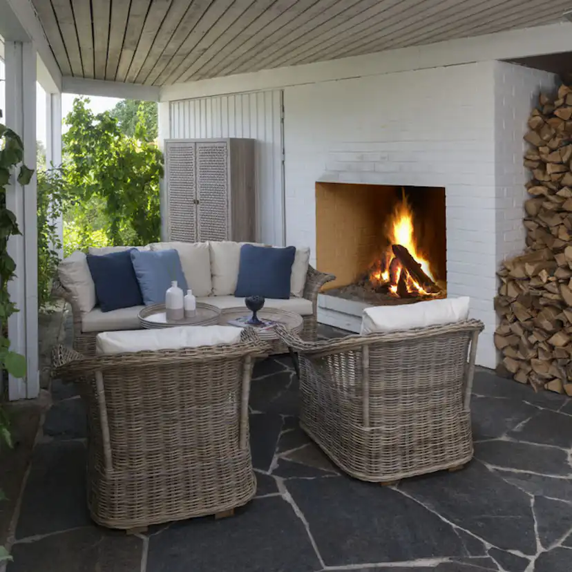 Utegrupp Hillerstorp Edsklinta med Leicester Trädgårdsbord