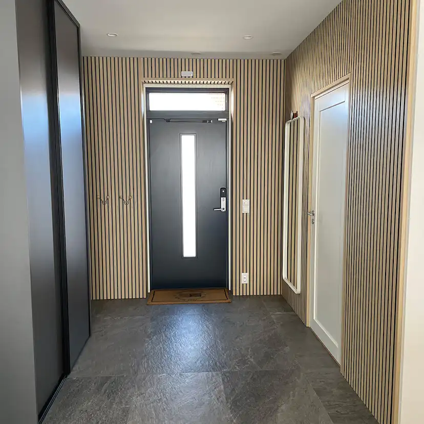 Akustikpanel Wood on wall Ek Vitlackad