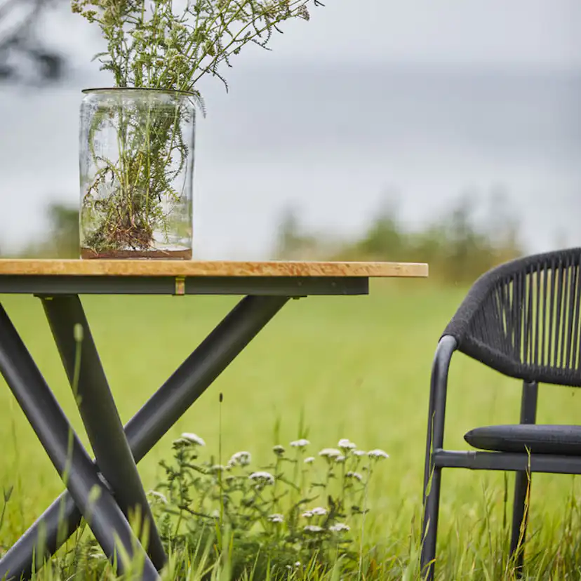 Trädgårdsmatgrupp Hillerstorp Ekeryd Ø110 cm med 4 st Trädgårdsstolar