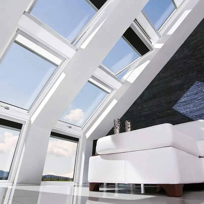 Takfönster Fakro Premium Pivåhängt 2-Glas Elstyrt Aluminium