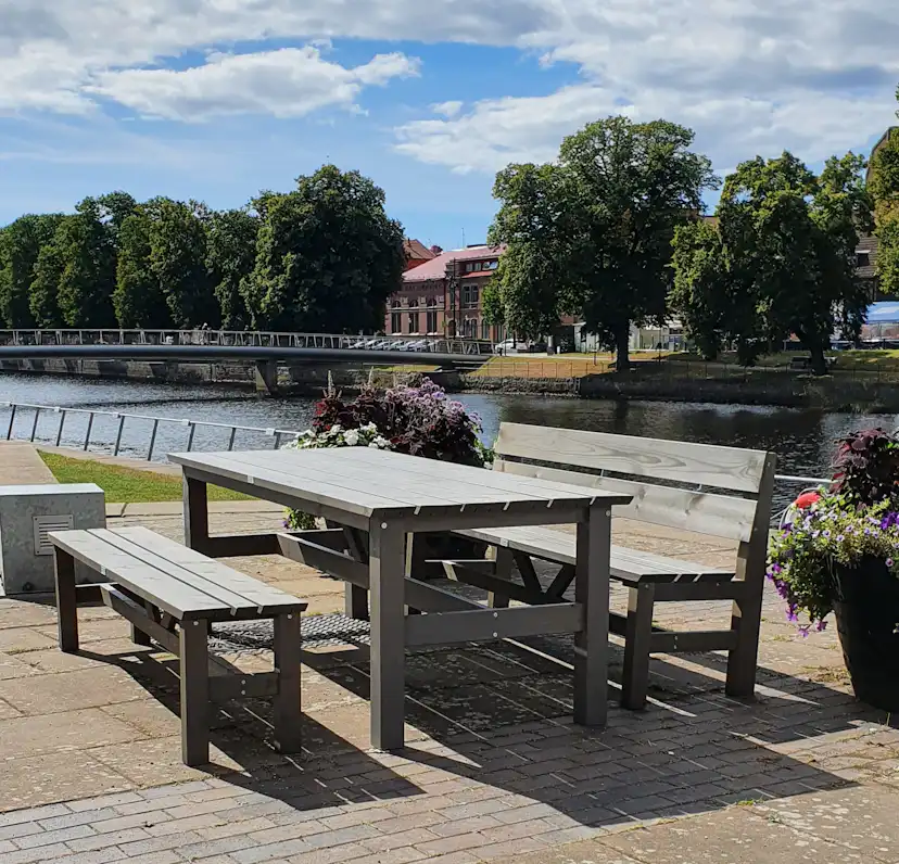 Matgrupp Eden Wood Viking Utomhusbord 220 cm & 2 Bänkar med/utan Rygg i Furu