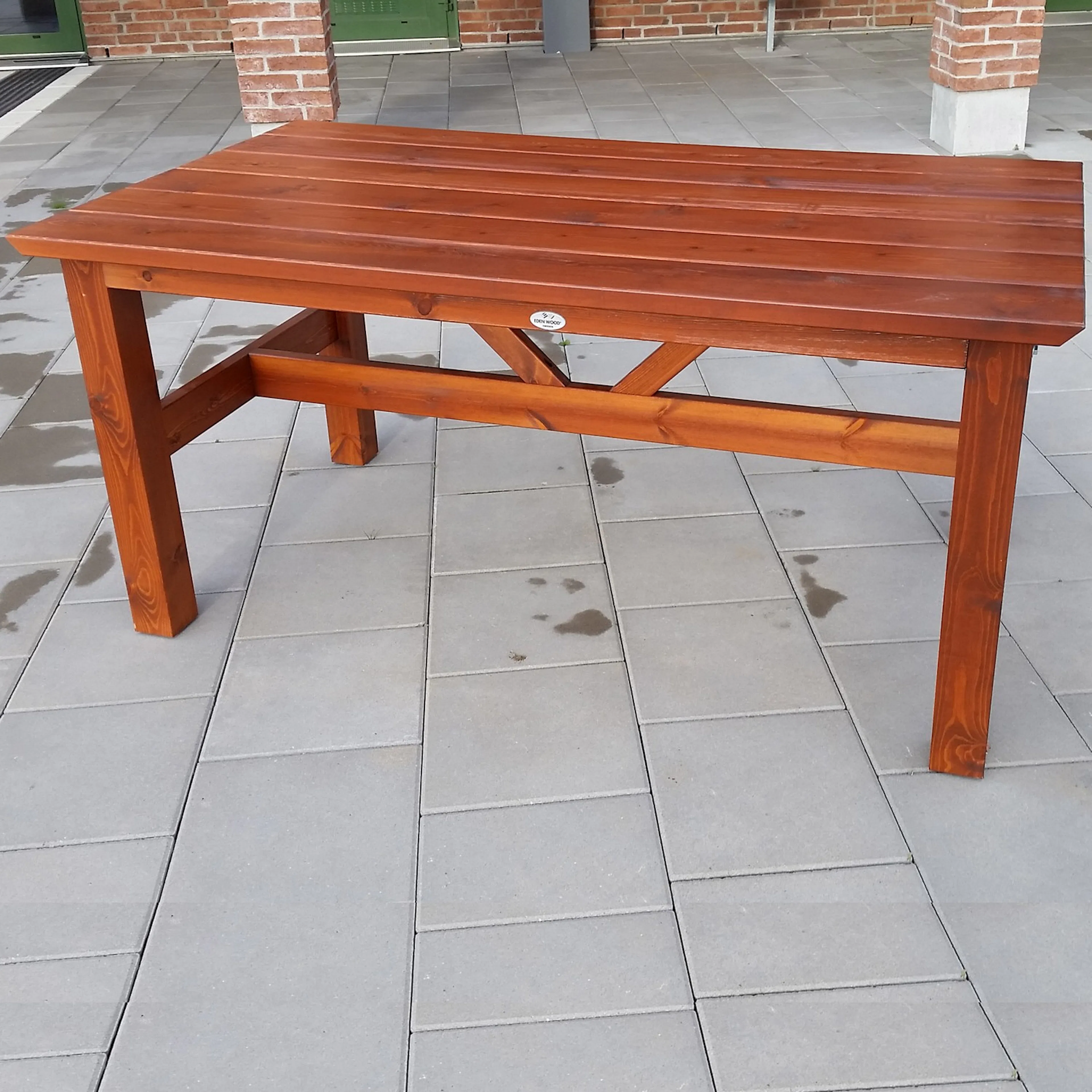 Utebord Eden Wood Kattvik