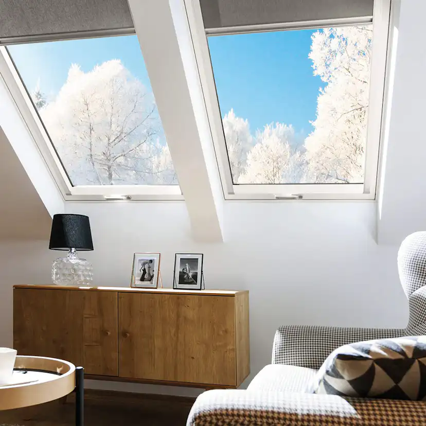 Takfönster Fakro Thermo Pivåhängt 3-Glas Aluminium