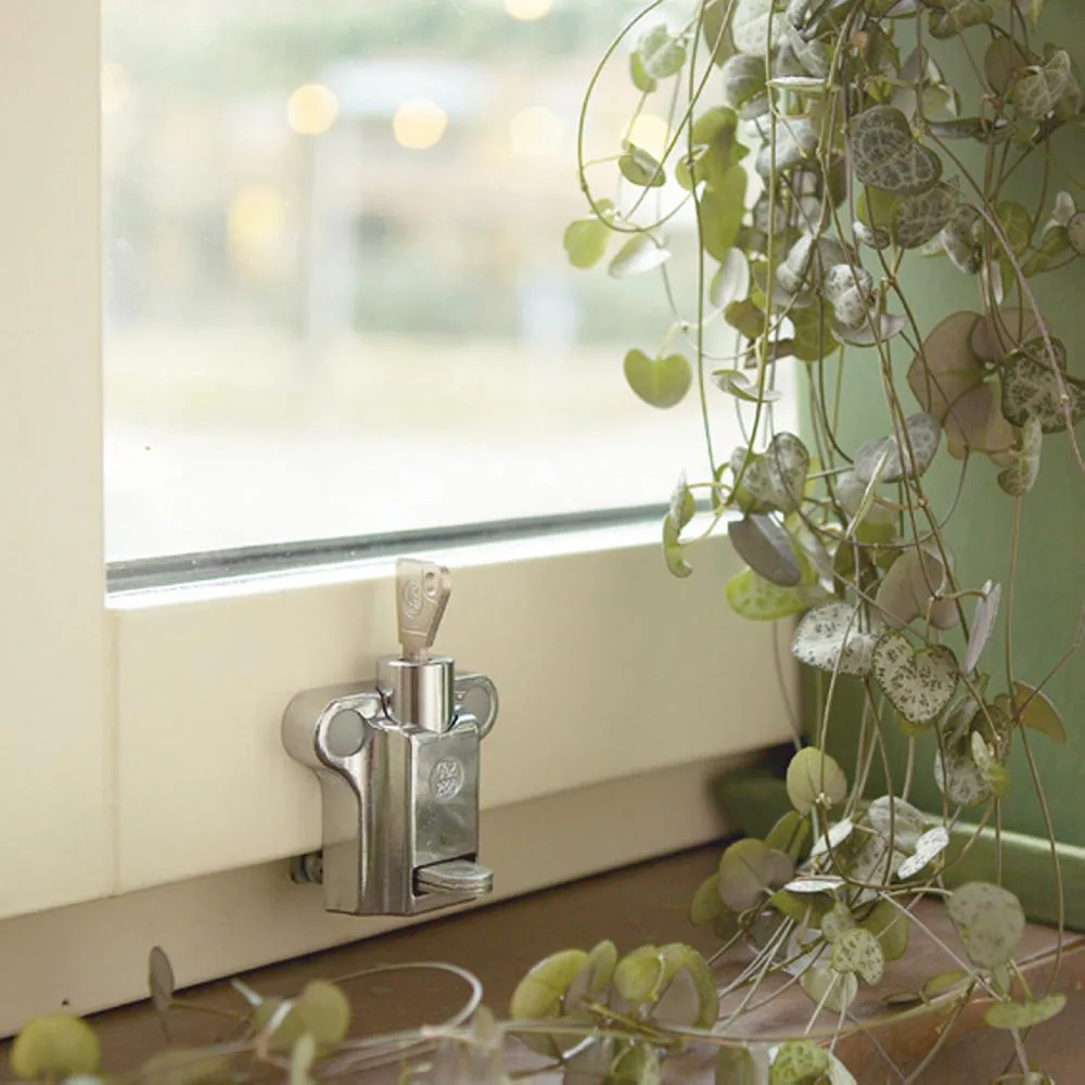 Fönsterlås ASSA ABLOY 2830