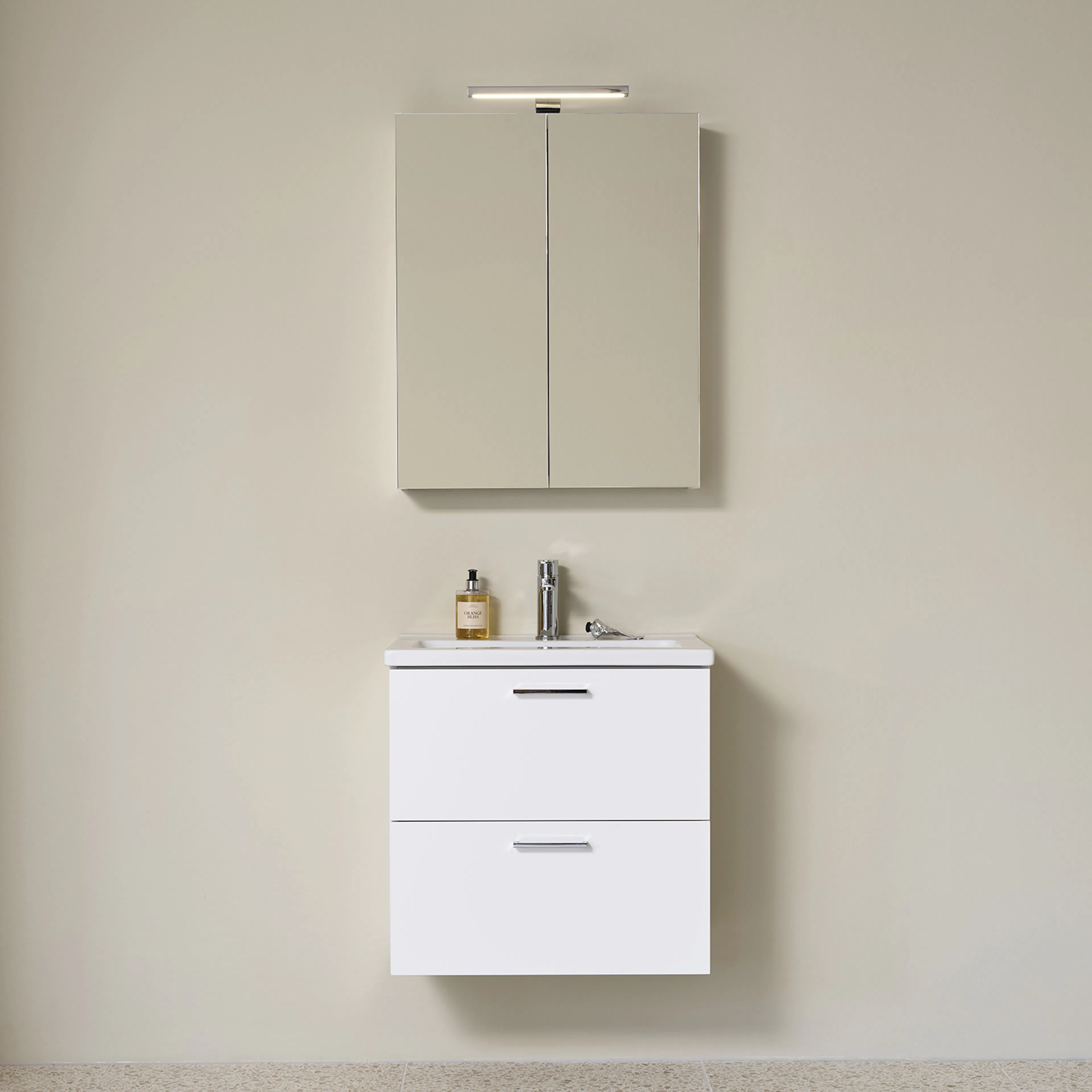 Möbelpaket Vedum Free 615 Compact Maja med Tvättställ och Spegelskåp Viken Vit