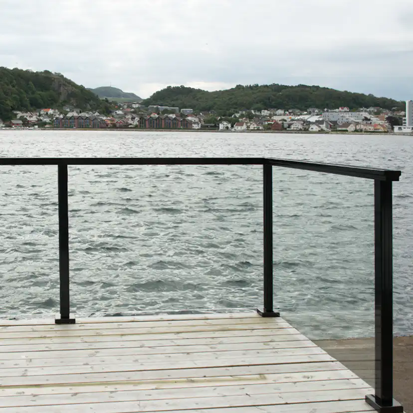 Glas Novoroom Laminerat till Aluminiumräcke