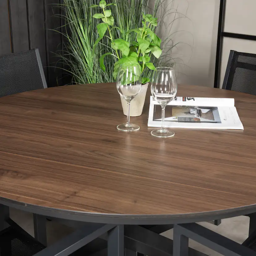 Matgrupp Venture Home Lea Ø 120 med 4 Copacabana Matstolar