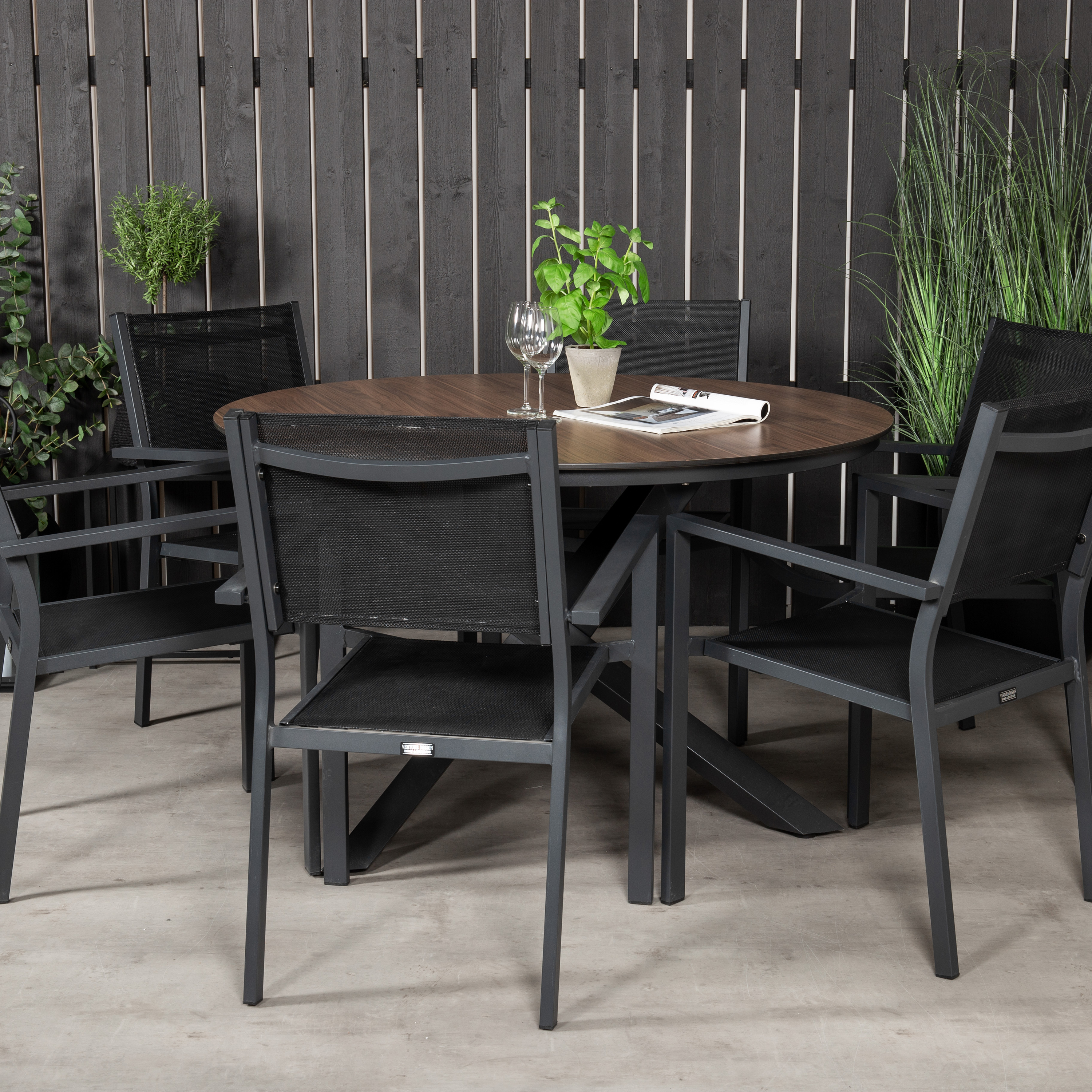 Matgrupp Venture Home Lea Ø 120 med 6 Copacabana Matstolar