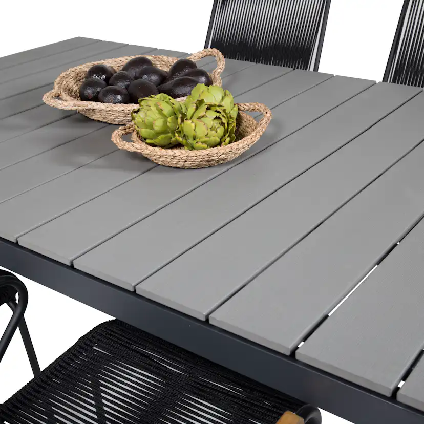 Matgrupp Venture Home Lova 160/240 med 4 Berfin Karmstolar