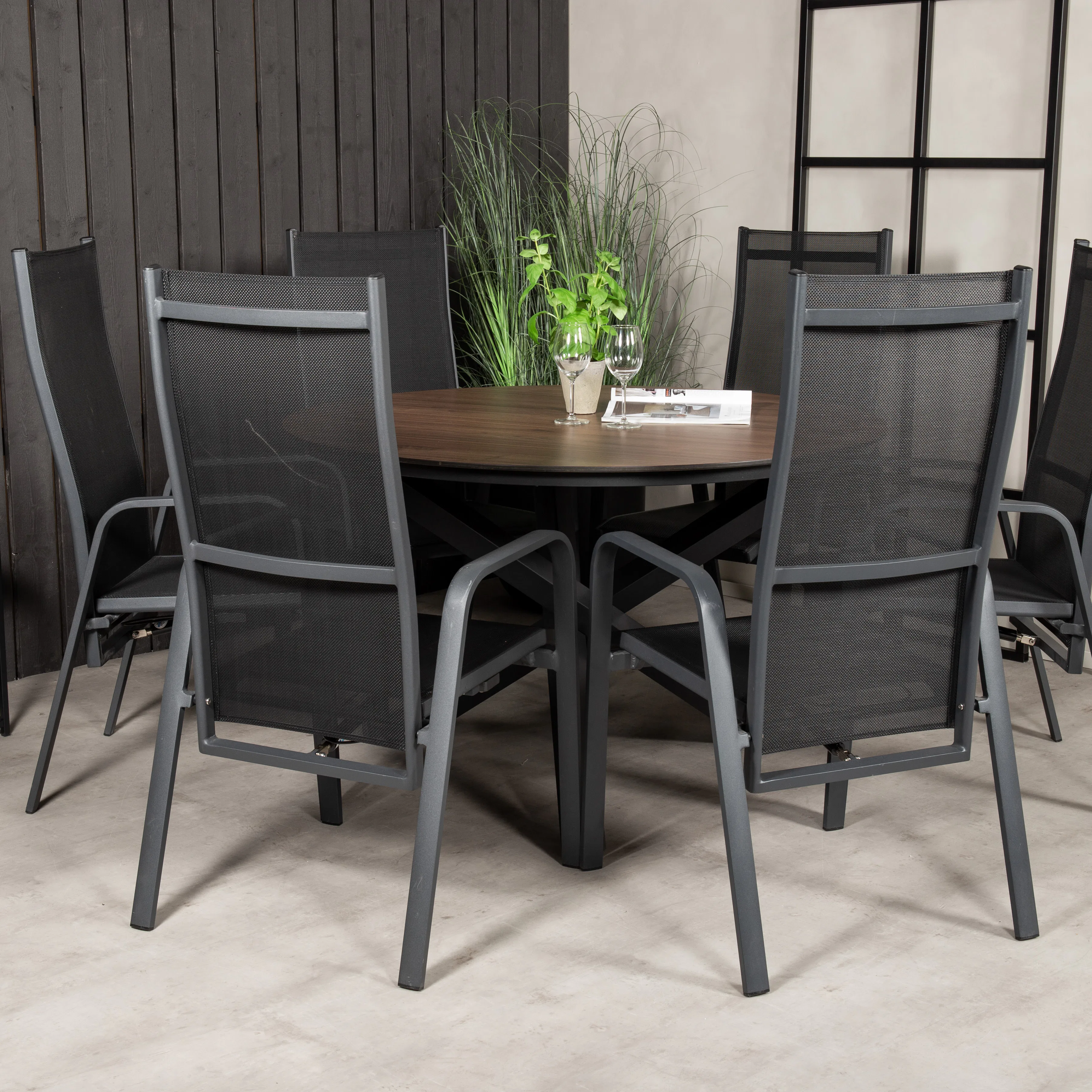 Matgrupp Venture Home Lea Ø 120 med 6 Copacabana Stolar