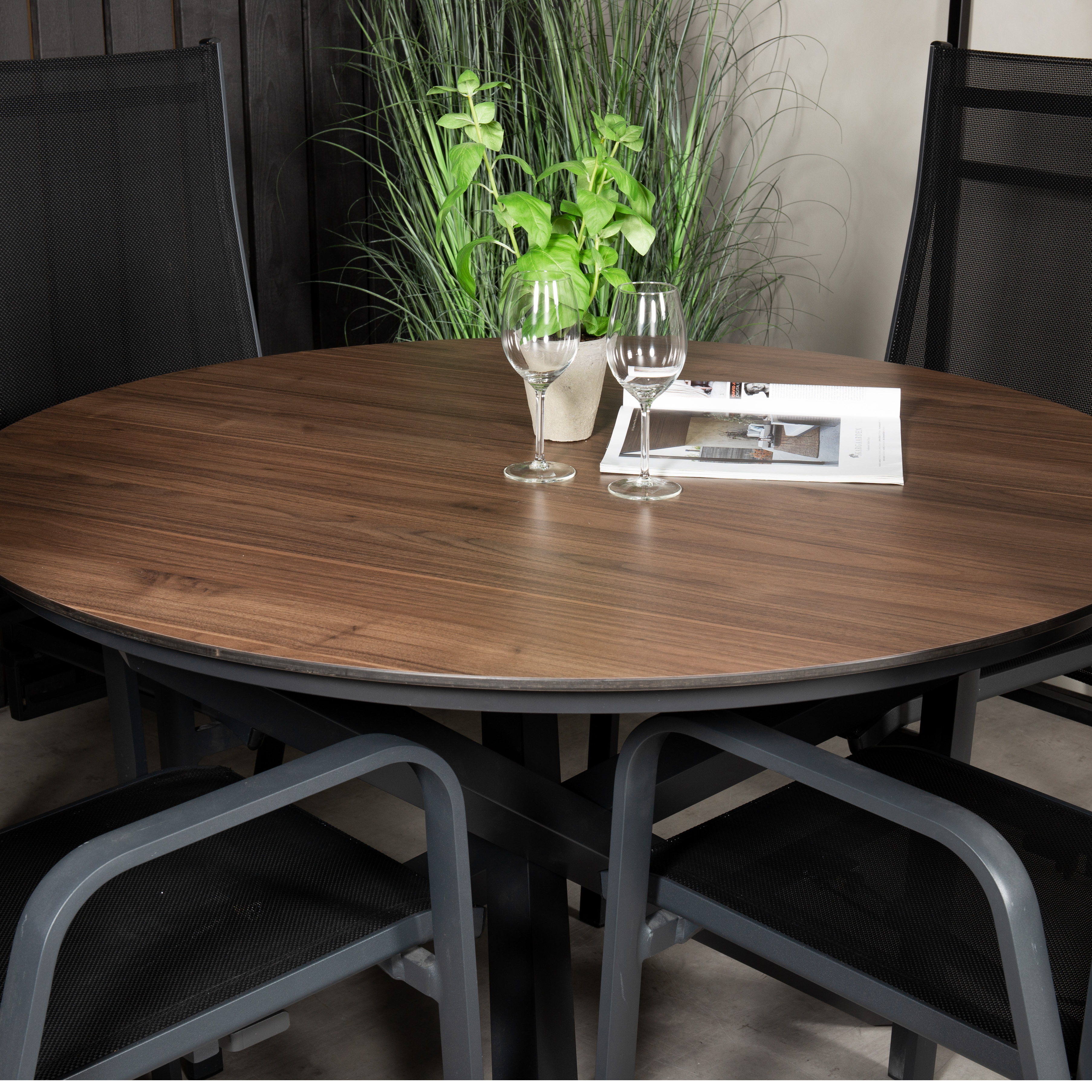 Matgrupp Venture Home Lea Ø 120 med 4 Copacabana Stolar