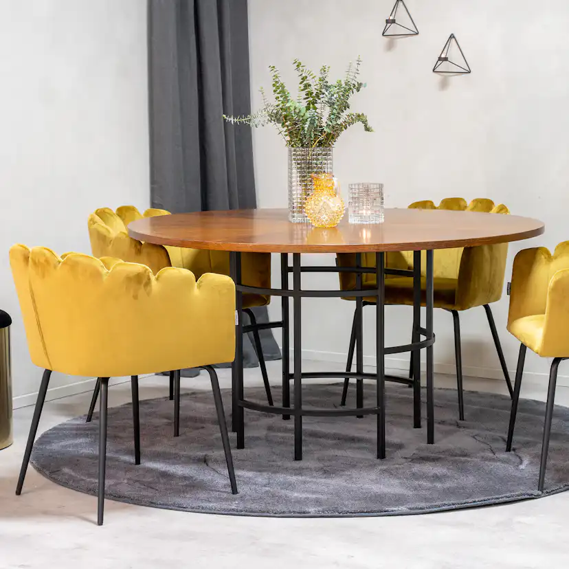 Matgrupp Venture Home Copenhagen med 4 Limhamn Guld Stolar