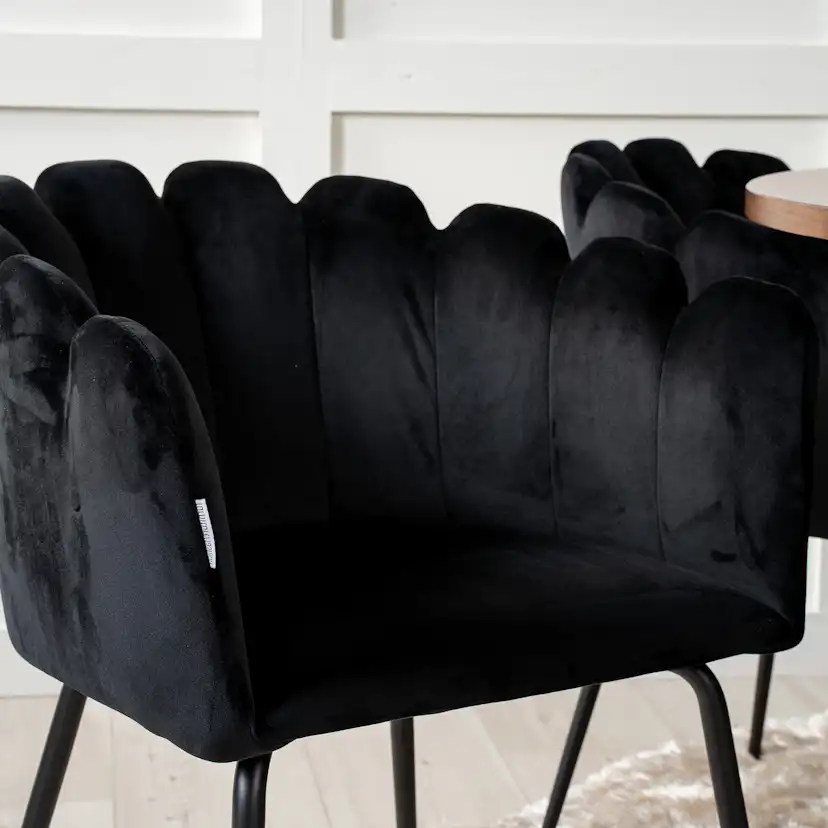 Matgrupp furniture/fashion Copenhagen med 6 Svarta Limhamn Stolar