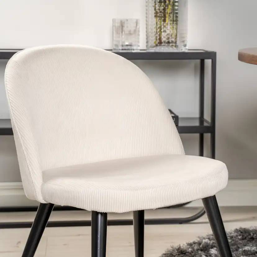 Matgrupp furniture/fashion Copenhagen med 4 Valentina Manchester Stolar